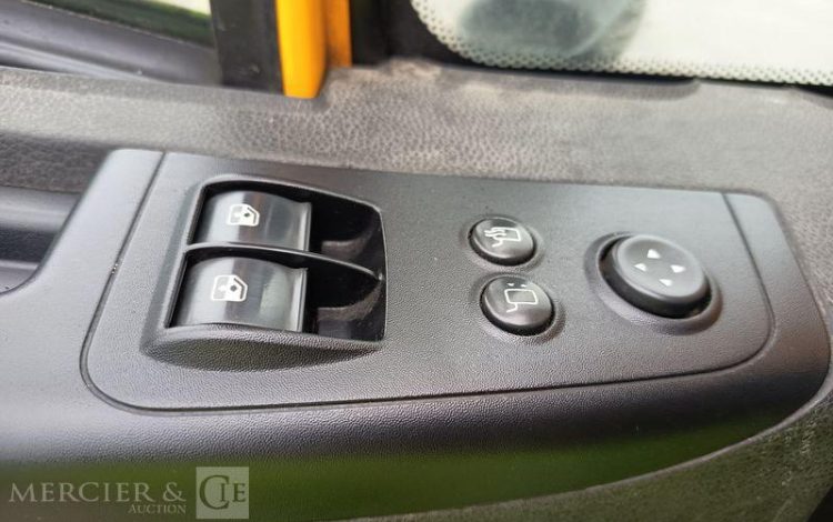 IVECO STRALIS 360ch PORTE ENGIN 6×2 – DIESEL – PTAC : 26 TONNES – 319202 KMS – AN 2018 JAUNE ET-699-WV