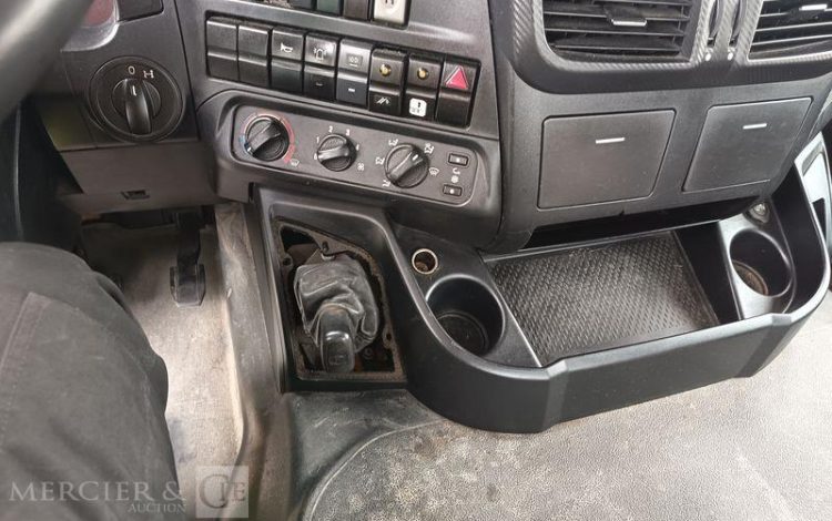 IVECO STRALIS 360ch PORTE ENGIN 6×2 – DIESEL – PTAC : 26 TONNES – 319202 KMS – AN 2018 JAUNE ET-699-WV