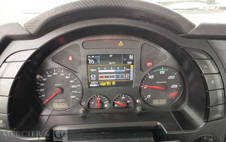 IVECO STRALIS 360ch PORTE ENGIN 6×2 – DIESEL – PTAC : 26 TONNES – 319202 KMS – AN 2018 JAUNE ET-699-WV