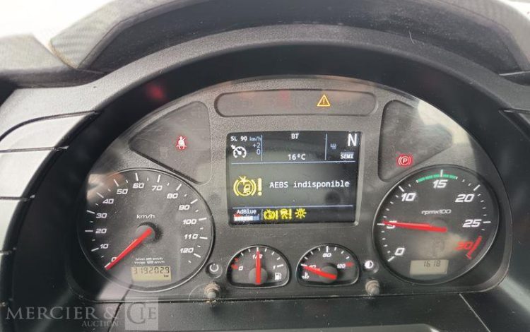 IVECO STRALIS 360ch PORTE ENGIN 6×2 – DIESEL – PTAC : 26 TONNES – 319202 KMS – AN 2018 JAUNE ET-699-WV
