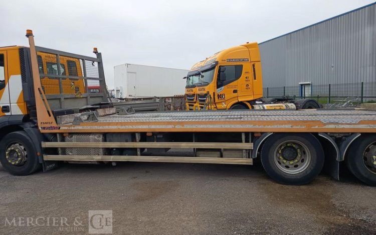 IVECO STRALIS 360ch PORTE ENGIN 6×2 – DIESEL – PTAC : 26 TONNES – 319202 KMS – AN 2018 JAUNE ET-699-WV