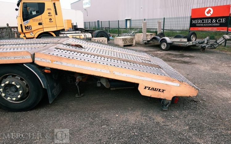 IVECO STRALIS 360ch PORTE ENGIN 6×2 – DIESEL – PTAC : 26 TONNES – 319202 KMS – AN 2018 JAUNE ET-699-WV