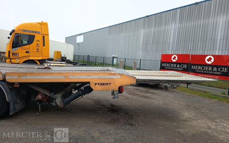 IVECO STRALIS 360ch PORTE ENGIN 6×2 – DIESEL – PTAC : 26 TONNES – 319202 KMS – AN 2018 JAUNE ET-699-WV
