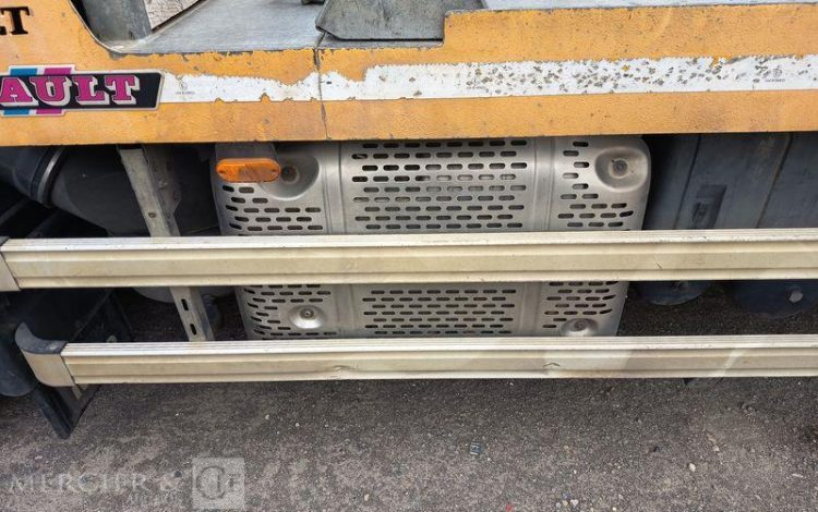 IVECO STRALIS 360ch PORTE ENGIN 6×2 – DIESEL – PTAC : 26 TONNES – 319202 KMS – AN 2018 JAUNE ET-699-WV