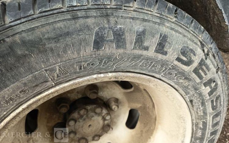 IVECO IS35 BENNE DOUBLE CABINE IVECO 35C12  EV-293-BV
