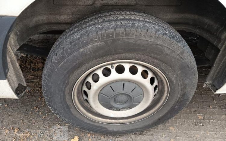 VOLKSWAGEN CRAFTER FOURGON 2.0 TDI 100 30  EY-358-NN