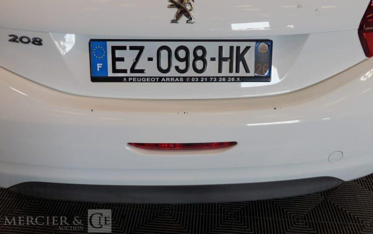 PEUGEOT 208 SOCIETE 1.6 BLUEHDI 75 PREMIUM BLANC EZ-098-HK