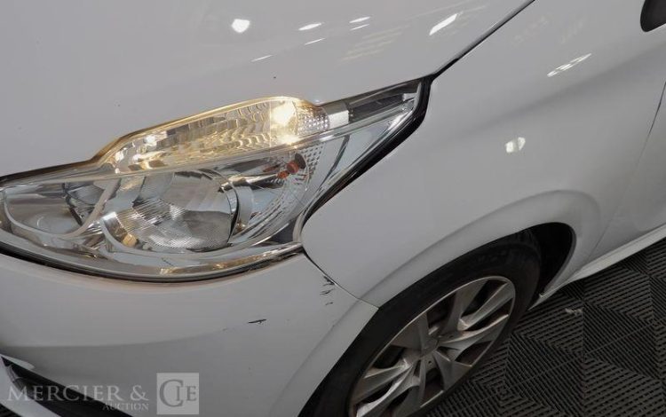 PEUGEOT 208 SOCIETE 1.6 BLUEHDI 75 PREMIUM BLANC EZ-098-HK