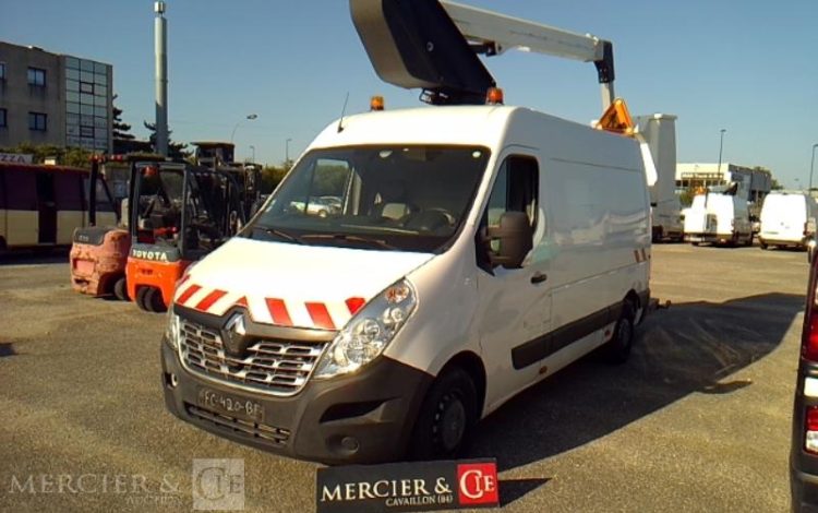 RENAULT MASTER AVEC NACELLE KLUBB K32 12 A 14M  FC-420-BF