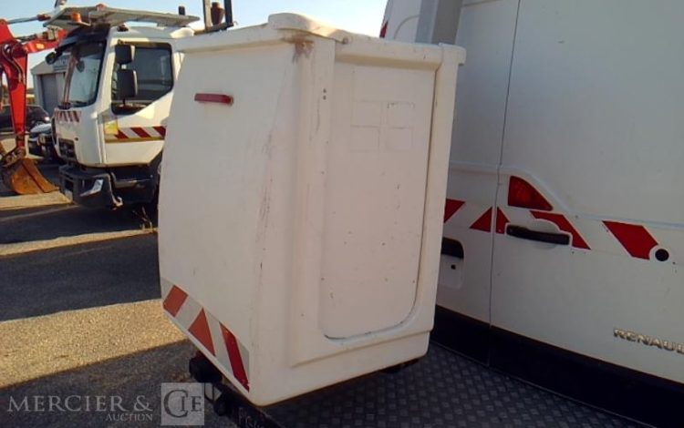 RENAULT MASTER AVEC NACELLE KLUBB K32 12 A 14M  FC-420-BF
