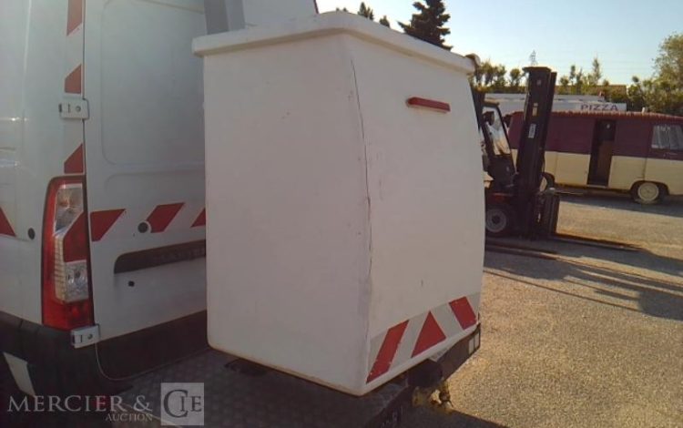 RENAULT MASTER AVEC NACELLE KLUBB K32 12 A 14M  FC-420-BF