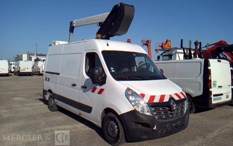 RENAULT MASTER AVEC NACELLE KLUBB K32 12 A 14M  FC-420-BF