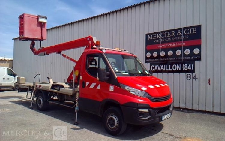 IVECO 35-120  NACELLE  SUR VL GSR 169TR 16M  2736H AN2019 ROUGE FD-340-QA