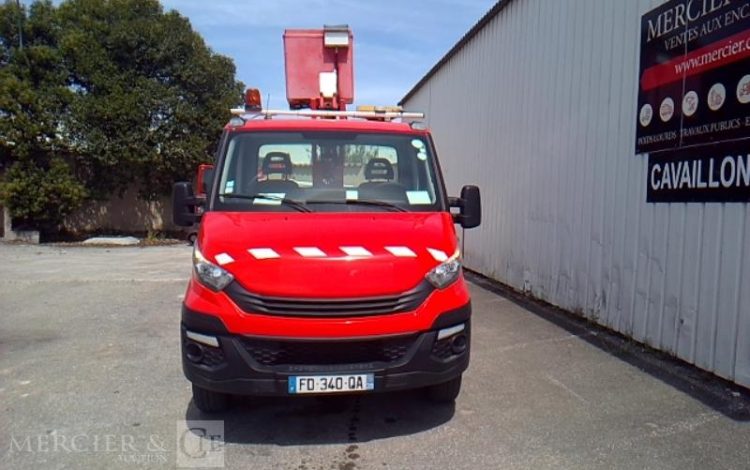 IVECO 35-120  NACELLE  SUR VL GSR 169TR 16M  2736H AN2019 ROUGE FD-340-QA