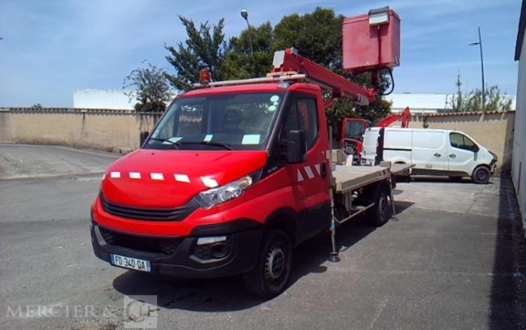 IVECO 35-120  NACELLE  SUR VL GSR 169TR 16M  2736H AN2019 ROUGE FD-340-QA