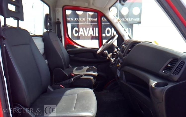 IVECO 35-120  NACELLE  SUR VL GSR 169TR 16M  2736H AN2019 ROUGE FD-340-QA