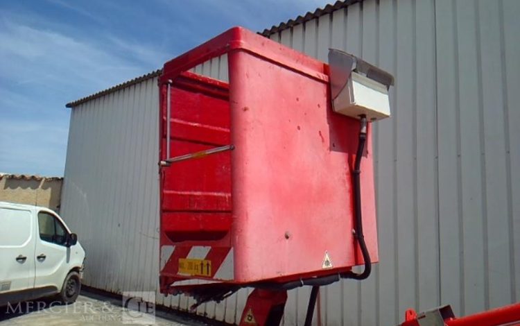 IVECO 35-120  NACELLE  SUR VL GSR 169TR 16M  2736H AN2019 ROUGE FD-340-QA