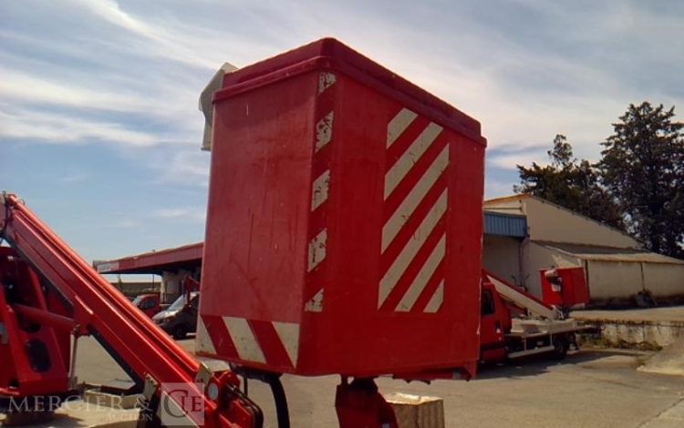 IVECO 35-120  NACELLE  SUR VL GSR 169TR 16M  2736H AN2019 ROUGE FD-340-QA