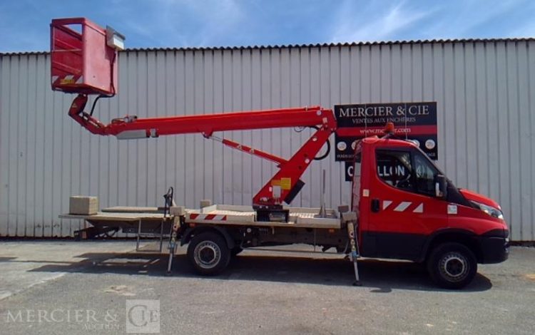 IVECO 35-120  NACELLE  SUR VL GSR 169TR 16M  2736H AN2019 ROUGE FD-340-QA