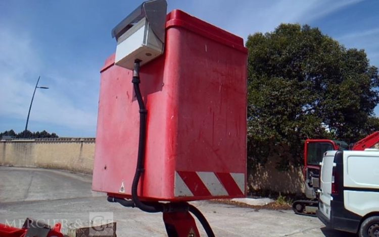 IVECO 35-120  NACELLE  SUR VL GSR 169TR 16M  2736H AN2019 ROUGE FD-340-QA