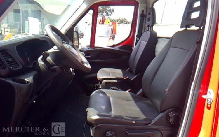 IVECO 35-120  NACELLE  SUR VL GSR 169TR 16M  2736H AN2019 ROUGE FD-340-QA
