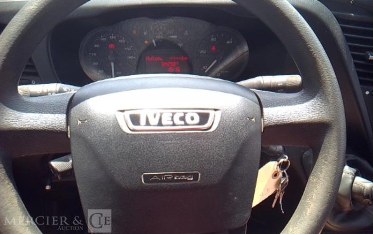 IVECO 35-120  NACELLE  SUR VL GSR 169TR 16M  2736H AN2019 ROUGE FD-340-QA