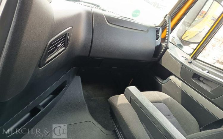 IVECO STRALIS 460 NP – GAZ – PTRA : 44 TONNES – 282533 KMS – ANNEE 2019 JAUNE FE-895-YJ