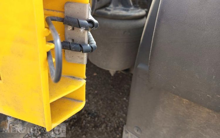 IVECO STRALIS 460 NP – GAZ – PTRA : 44 TONNES – 282533 KMS – ANNEE 2019 JAUNE FE-895-YJ
