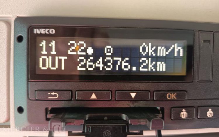 IVECO STRALIS 420 PORTE ENGIN DIESEL – PTAC : 32,25 TONNES – 264376 KMS – ANNEE 2019 JAUNE FG-240-YL
