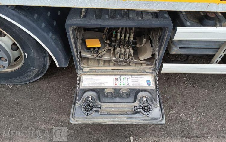 IVECO STRALIS 420 PORTE ENGIN DIESEL – PTAC : 32,25 TONNES – 264376 KMS – ANNEE 2019 JAUNE FG-240-YL