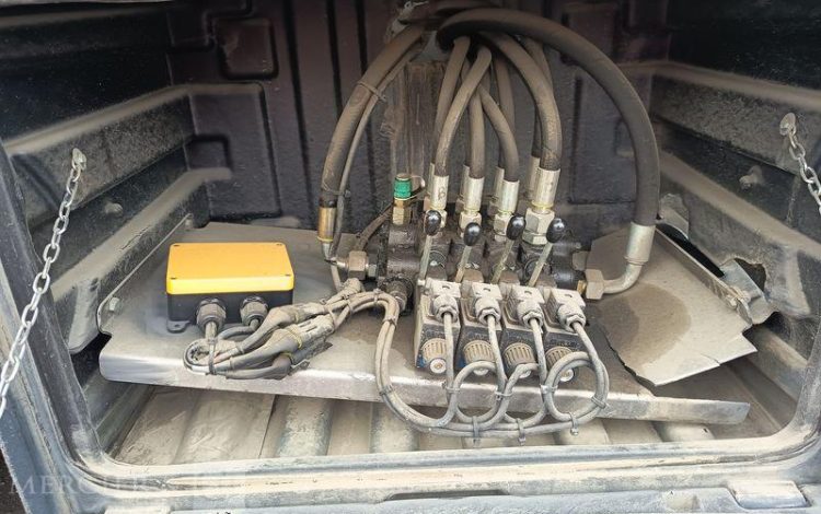 IVECO STRALIS 420 PORTE ENGIN DIESEL – PTAC : 32,25 TONNES – 264376 KMS – ANNEE 2019 JAUNE FG-240-YL