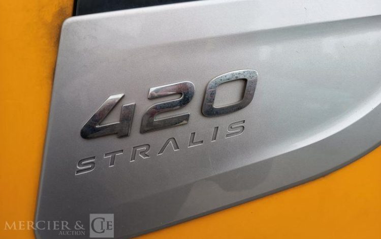 IVECO STRALIS 420 PORTE ENGIN – DIESEL – PTAC : 32 TONNES – 252203 KMS – ANNEE 2019 JAUNE FG-406-XS