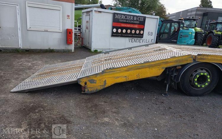 IVECO STRALIS 420 PORTE ENGIN – DIESEL – PTAC : 32 TONNES – 252203 KMS – ANNEE 2019 JAUNE FG-406-XS