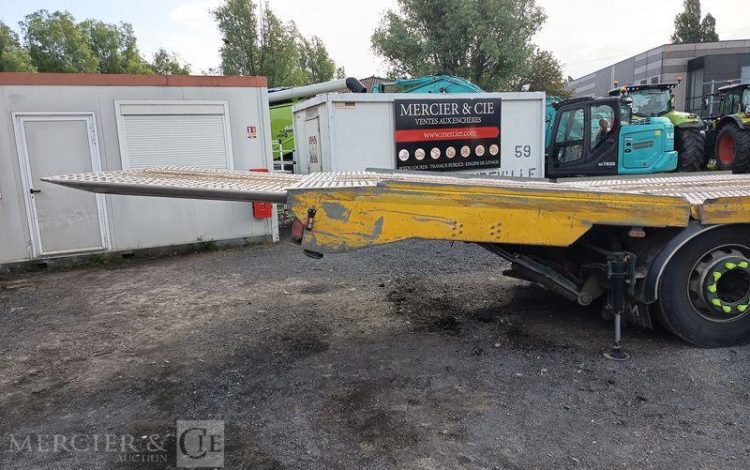 IVECO STRALIS 420 PORTE ENGIN – DIESEL – PTAC : 32 TONNES – 252203 KMS – ANNEE 2019 JAUNE FG-406-XS