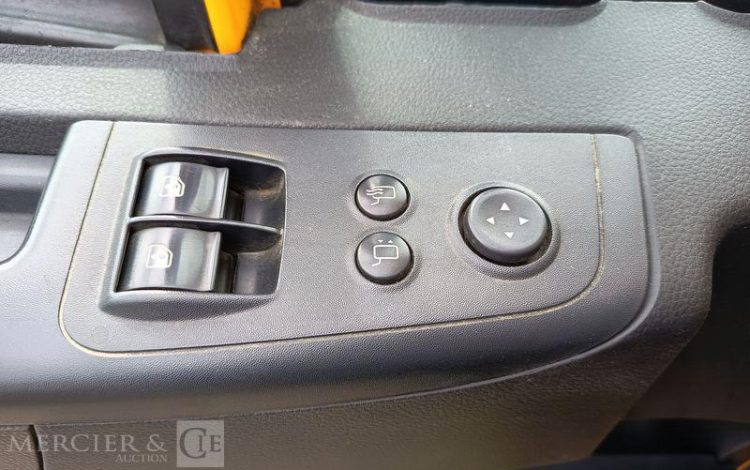 IVECO STRALIS  460 NP – GAZ – PTRA : 44 TONNES – 233565 KMS – ANNEE 2019 JAUNE FM-305-JR