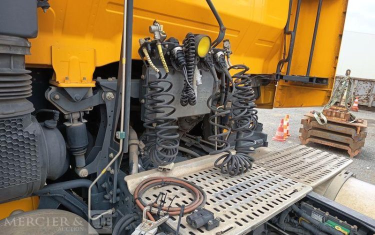 IVECO STRALIS  460 NP – GAZ – PTRA : 44 TONNES – 233565 KMS – ANNEE 2019 JAUNE FM-305-JR