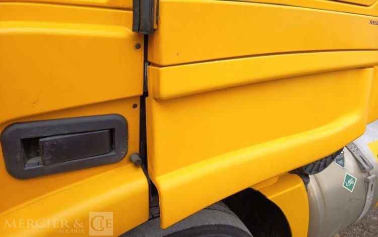 IVECO STRALIS  460 NP – GAZ – PTRA : 44 TONNES – 233565 KMS – ANNEE 2019 JAUNE FM-305-JR