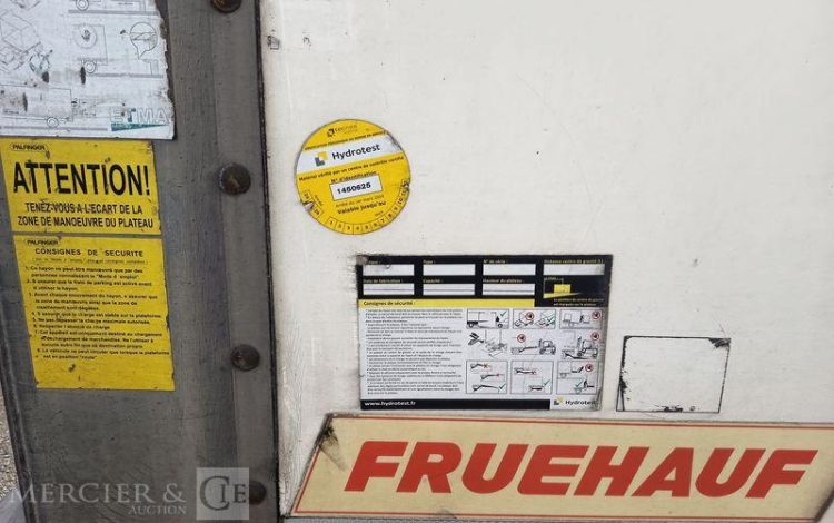 FRUEHAUF SEMI REMORQUE FOURGON AVEC HAYON PALFINGER – 3 ESSIEUX – PTAC 38 T – ANNEE 2020  FR-336-QJ