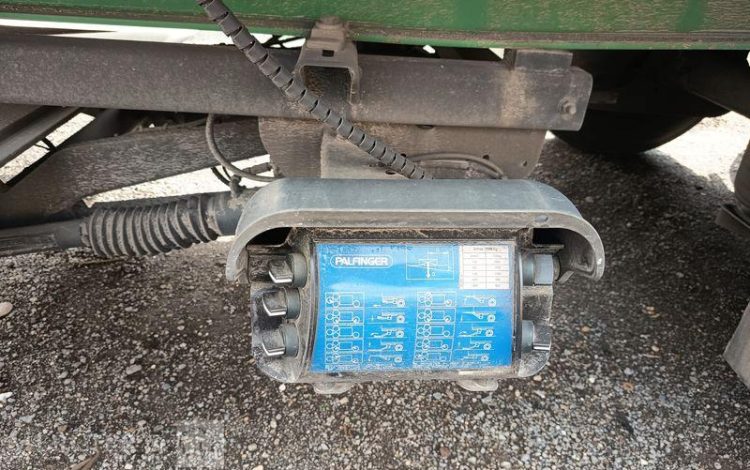 FRUEHAUF SEMI REMORQUE FOURGON AVEC HAYON PALFINGER – 3 ESSIEUX – PTAC 38 T – ANNEE 2020  FR-336-QJ