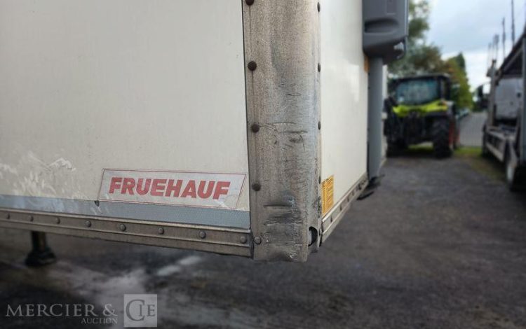 FRUEHAUF SEMI REMORQUE FOURGON AVEC HAYON PALFINGER – 3 ESSIEUX – PTAC 38 T – ANNEE 2020  FR-336-QJ