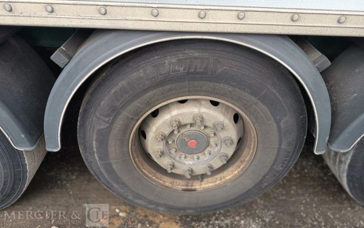 FRUEHAUF SEMI REMORQUE FOURGON AVEC HAYON PALFINGER – 3 ESSIEUX – PTAC 38 T – ANNEE 2020  FR-336-QJ