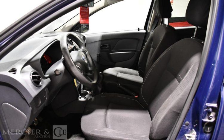 DACIA  BLEU FR-524-MX