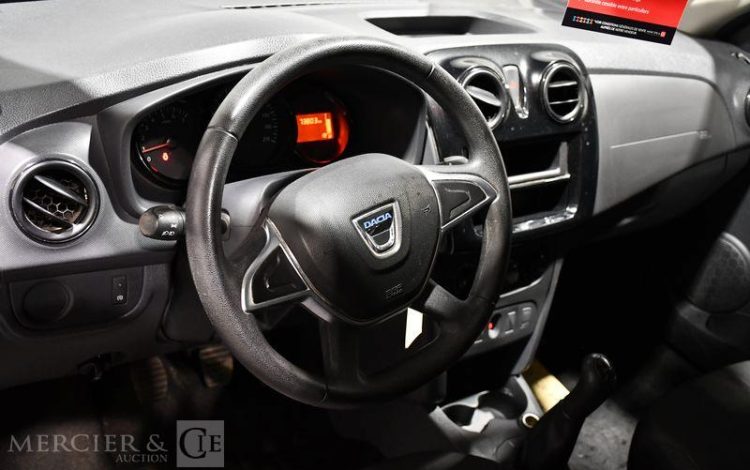 DACIA  BLEU FR-524-MX