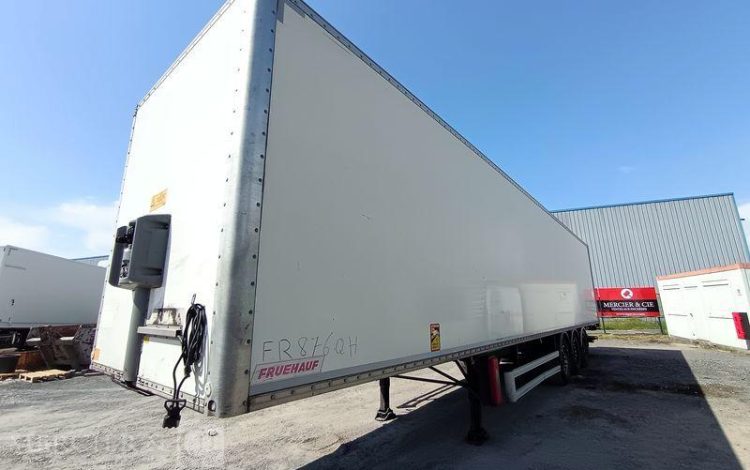 FRUEHAUF SEMI REMORQUE FOURGON AVEC HAYON PALFINGER – 3 ESSIEUX – PTAC 38 T – ANNEE 2020 BLANC FR-876-QH