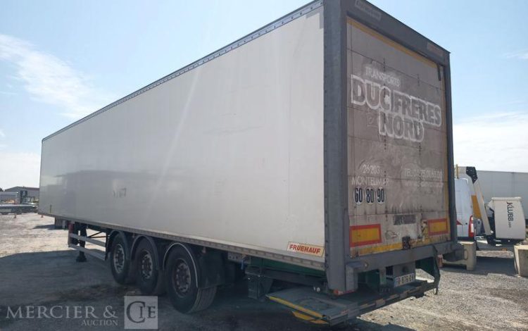 FRUEHAUF SEMI REMORQUE FOURGON AVEC HAYON PALFINGER – 3 ESSIEUX – PTAC 38 T – ANNEE 2020 BLANC FR-876-QH