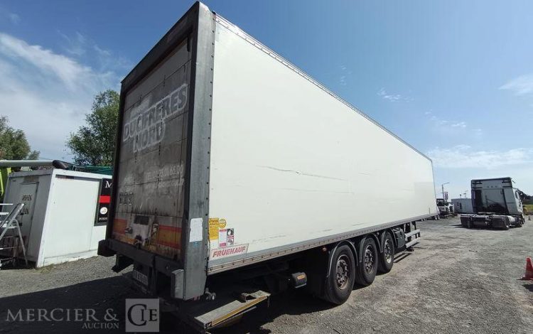 FRUEHAUF SEMI REMORQUE FOURGON AVEC HAYON PALFINGER – 3 ESSIEUX – PTAC 38 T – ANNEE 2020 BLANC FR-876-QH