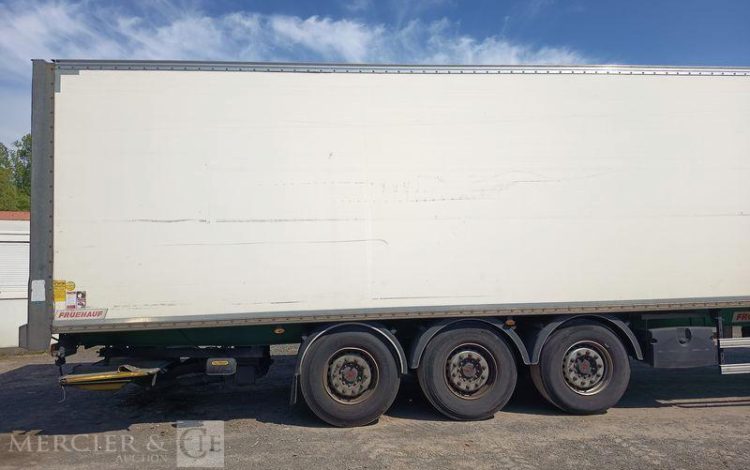 FRUEHAUF SEMI REMORQUE FOURGON AVEC HAYON PALFINGER – 3 ESSIEUX – PTAC 38 T – ANNEE 2020 BLANC FR-876-QH