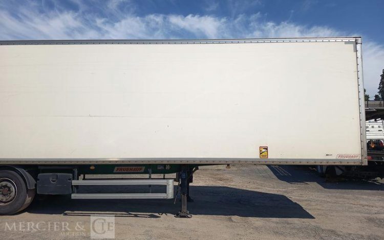 FRUEHAUF SEMI REMORQUE FOURGON AVEC HAYON PALFINGER – 3 ESSIEUX – PTAC 38 T – ANNEE 2020 BLANC FR-876-QH