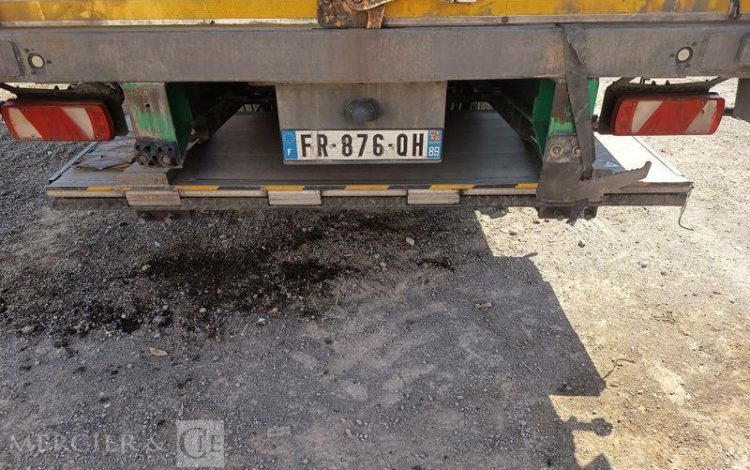 FRUEHAUF SEMI REMORQUE FOURGON AVEC HAYON PALFINGER – 3 ESSIEUX – PTAC 38 T – ANNEE 2020 BLANC FR-876-QH