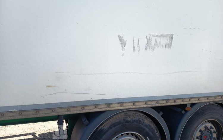 FRUEHAUF SEMI REMORQUE FOURGON AVEC HAYON PALFINGER – 3 ESSIEUX – PTAC 38 T – ANNEE 2020 BLANC FR-876-QH